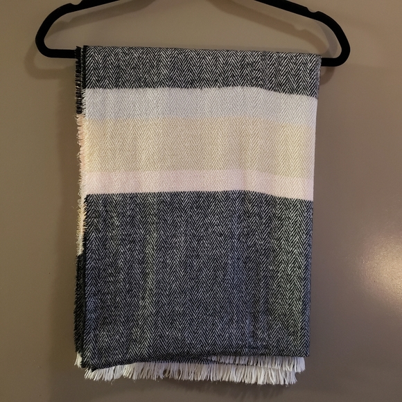 Isaac Mizrahi Striped Blanket Scarf - Picture 2 of 15